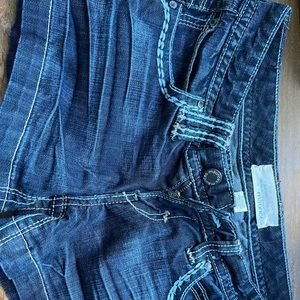 Ladies Maurice’s denim shorts, like new, sz 5/6, dark denim